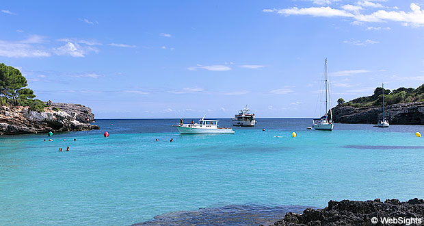 Cala Turqueta Ein Wunderbarer Naturlicher Strand Menorca